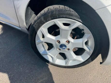 Ford Ka TITANIUM 14