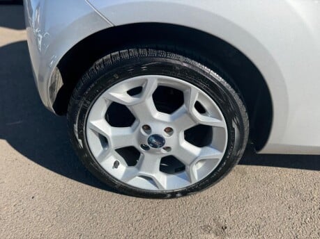 Ford Ka TITANIUM 15