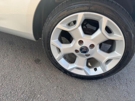 Ford Ka TITANIUM 16