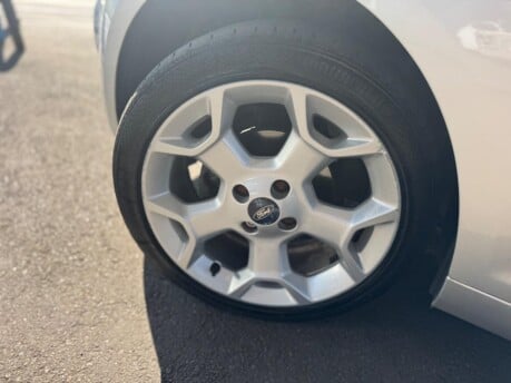 Ford Ka TITANIUM 17