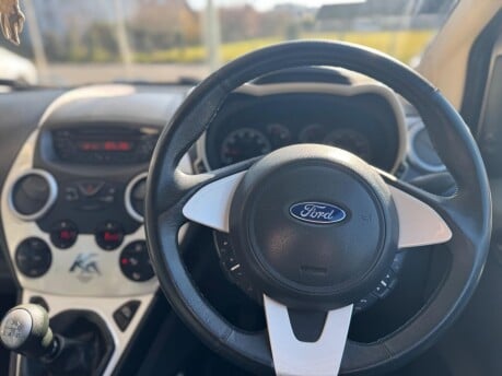 Ford Ka TITANIUM 22