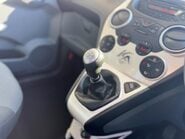 Ford Ka TITANIUM 24