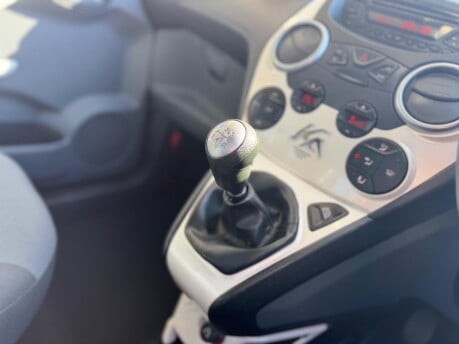 Ford Ka TITANIUM 24