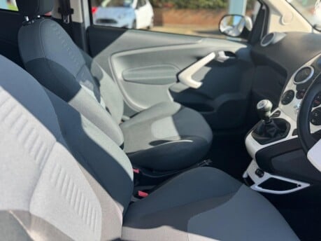 Ford Ka TITANIUM 26