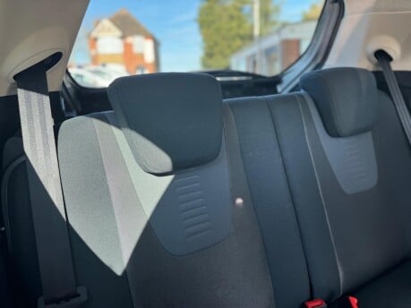 Ford Ka TITANIUM 28