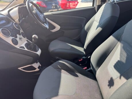 Ford Ka TITANIUM 32
