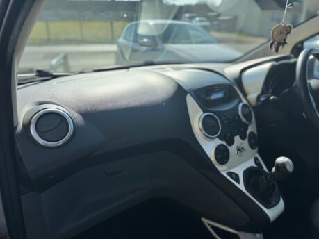 Ford Ka TITANIUM 33