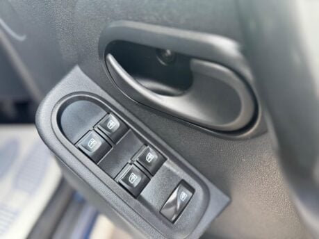 Dacia Duster LAUREATE PRIME DCI 18