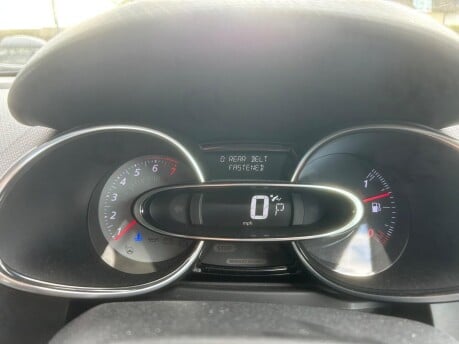 Renault Clio GT LINE TCE EDC 13