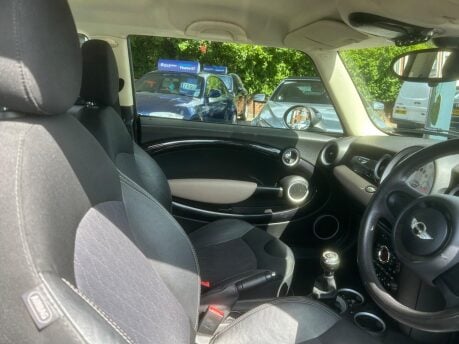 Mini Hatch COOPER D BAKER STREET 13