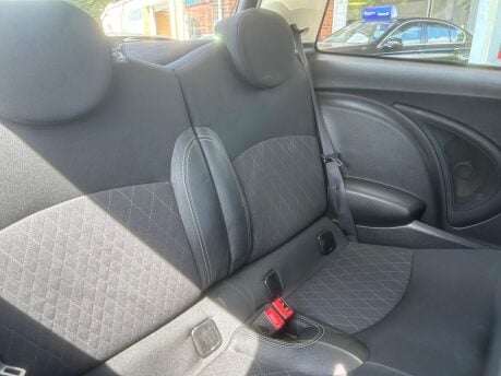 Mini Hatch COOPER D BAKER STREET 14