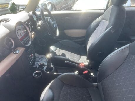 Mini Hatch COOPER D BAKER STREET 19