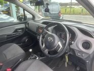 Toyota Yaris VVT-I ICON 9