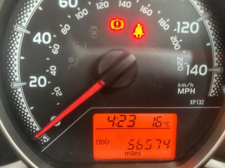Toyota Yaris VVT-I ICON 13