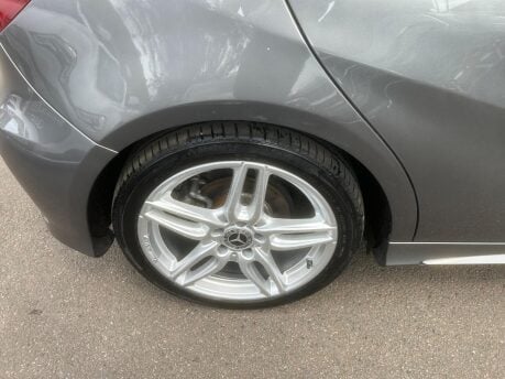 Mercedes-Benz A Class A 160 AMG LINE 26