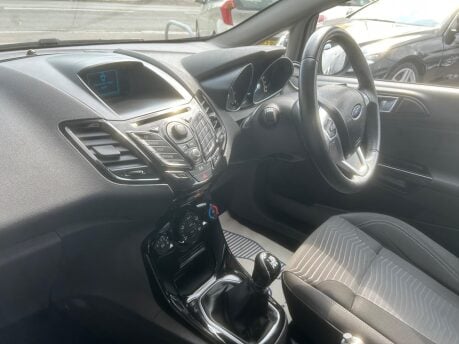 Ford Fiesta ZETEC 17