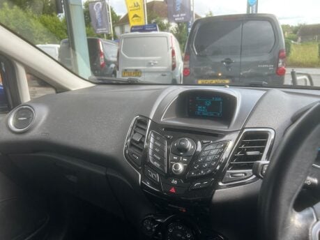 Ford Fiesta ZETEC 19