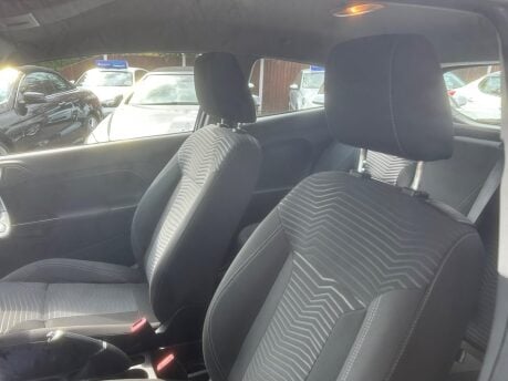 Ford Fiesta ZETEC 32