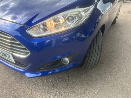 Ford Fiesta ZETEC 35