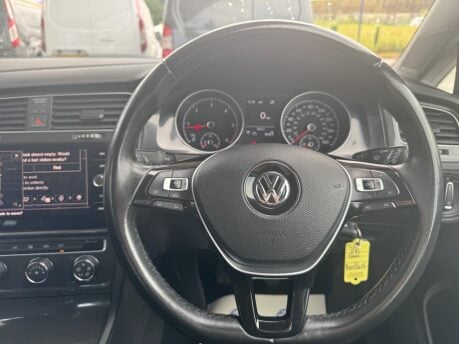 Volkswagen Golf SE NAVIGATION TDI BLUEMOTION TECHNOLOGY 24