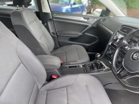 Volkswagen Golf SE NAVIGATION TDI BLUEMOTION TECHNOLOGY 28
