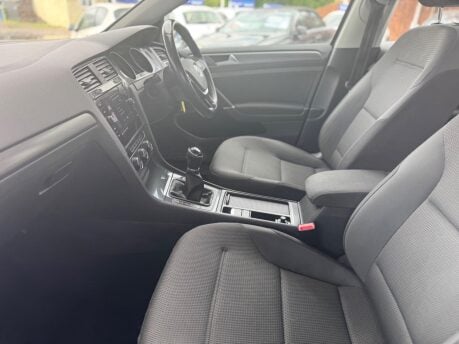 Volkswagen Golf SE NAVIGATION TDI BLUEMOTION TECHNOLOGY 33