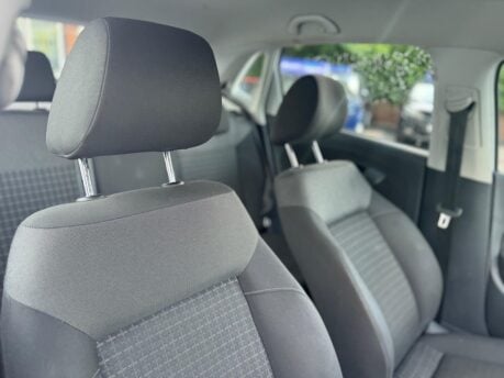 Volkswagen Polo SE 7