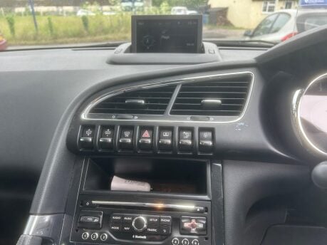 Peugeot 3008 BLUE HDI S/S ALLURE 14