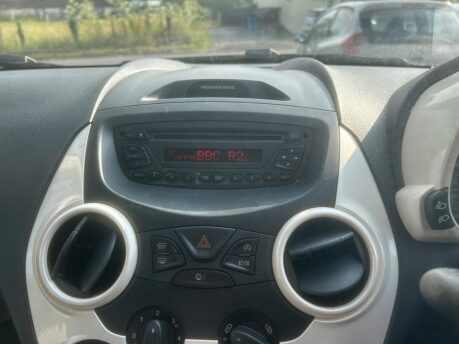 Ford Ka ZETEC BLACK EDITION 11