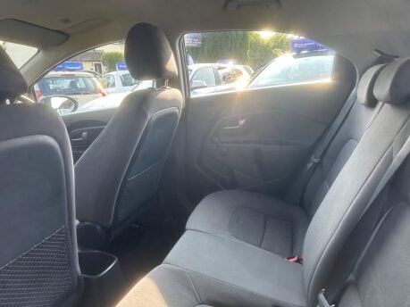 Kia Rio 1 18