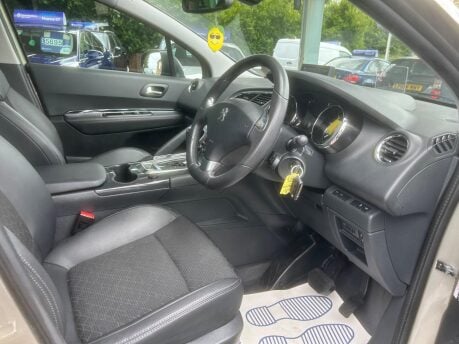 Peugeot 3008 BLUE HDI S/S ALLURE 16