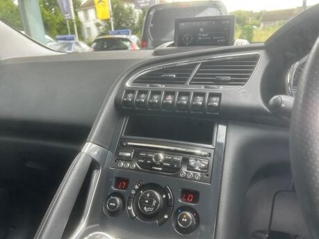 Peugeot 3008 BLUE HDI S/S ALLURE 26