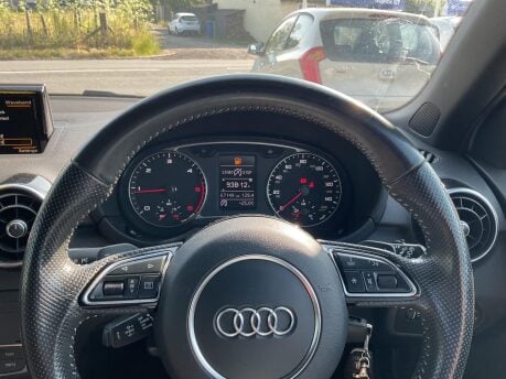 Audi A1 SPORTBACK TDI BLACK EDITION 7