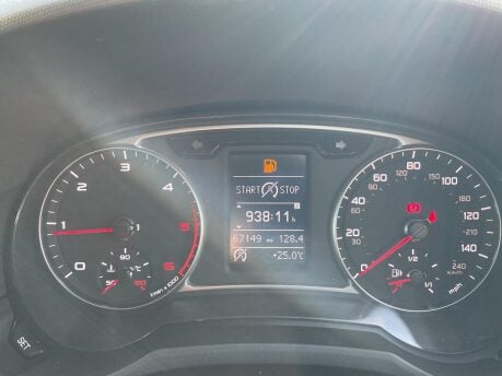Audi A1 SPORTBACK TDI BLACK EDITION 8