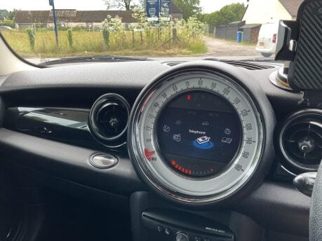 Mini Hatch COOPER SD 6