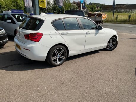BMW 1 Series 118I SPORT 6