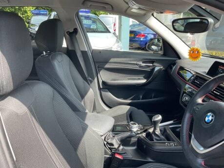 BMW 1 Series 118I SPORT 9