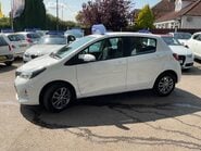 Toyota Yaris VVT-I ICON 6