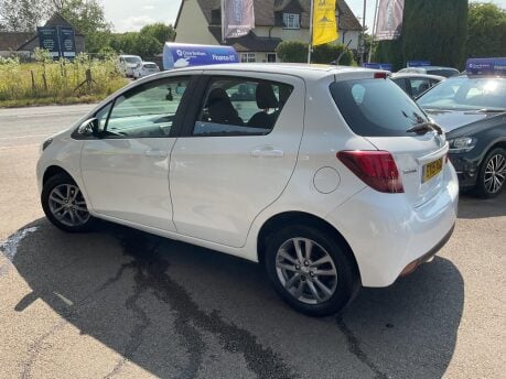 Toyota Yaris VVT-I ICON 9