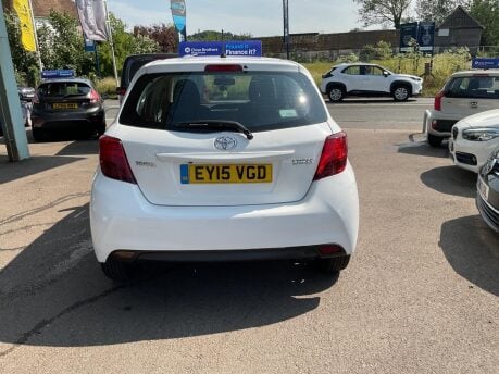 Toyota Yaris VVT-I ICON 11