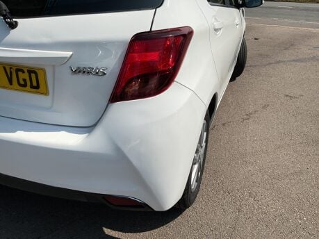 Toyota Yaris VVT-I ICON 12