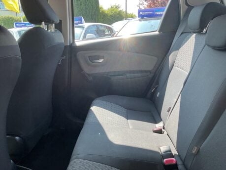 Toyota Yaris VVT-I ICON 17