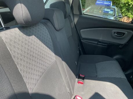 Toyota Yaris VVT-I ICON 19