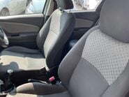 Toyota Yaris VVT-I ICON 31