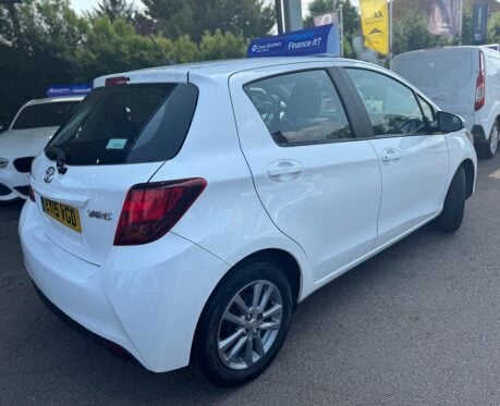 Toyota Yaris 1.0 VVT-i Icon Euro 6 5dr 7