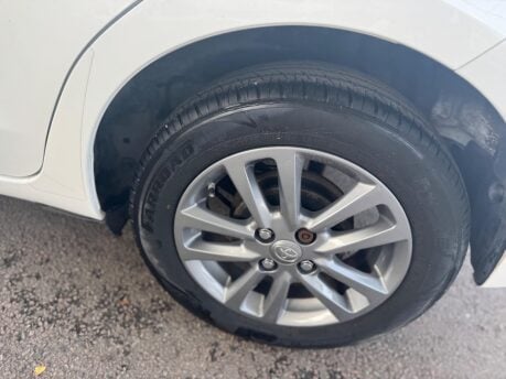 Toyota Yaris 1.0 VVT-i Icon Euro 6 5dr 16