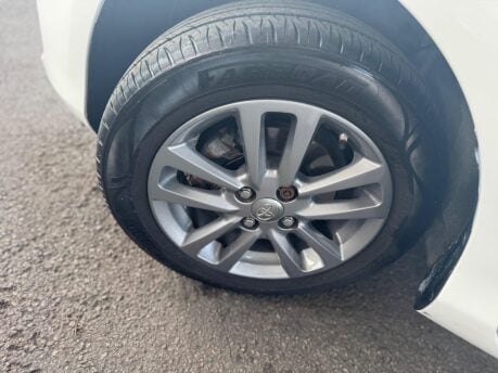 Toyota Yaris 1.0 VVT-i Icon Euro 6 5dr 17