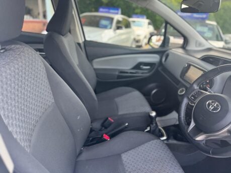 Toyota Yaris 1.0 VVT-i Icon Euro 6 5dr 28