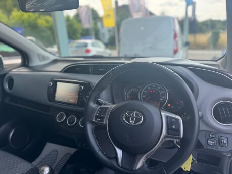 Toyota Yaris 1.0 VVT-i Icon Euro 6 5dr 29