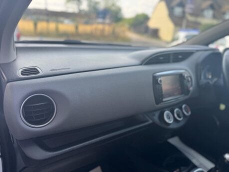Toyota Yaris 1.0 VVT-i Icon Euro 6 5dr 34